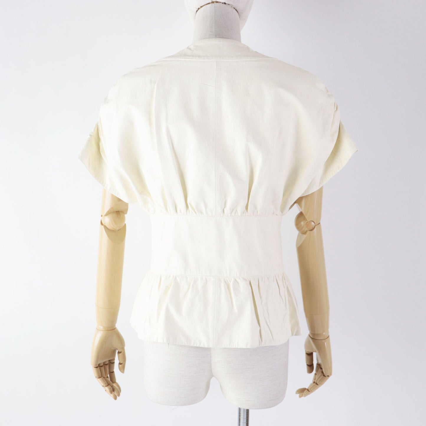 CHANEL leather jacket P60304 Outer: 100% lambskin; Lining: 75% cotton, 25% silk Ivory LA PAUSA Women 34