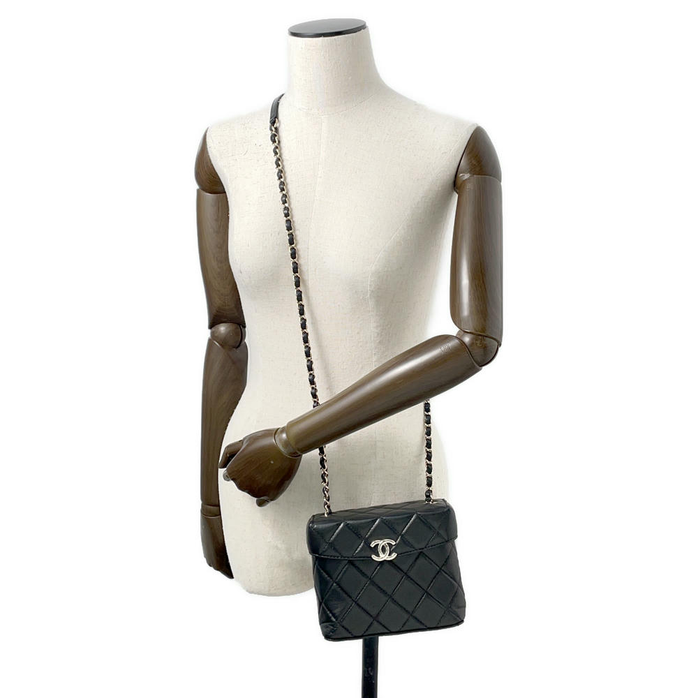 CHANEL Matelasse Vanity ChainShoulder Bag Black Lambskin