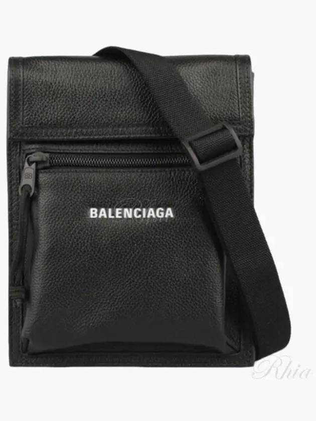 Luxury Balenciaga Trending 2025 Explorer Pouch Cross Bag Black