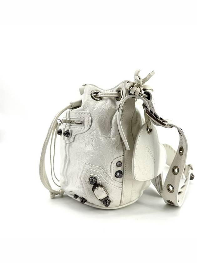 Luxury Balenciaga Trending 2025 Lecagol bucket bag xs cross 702431