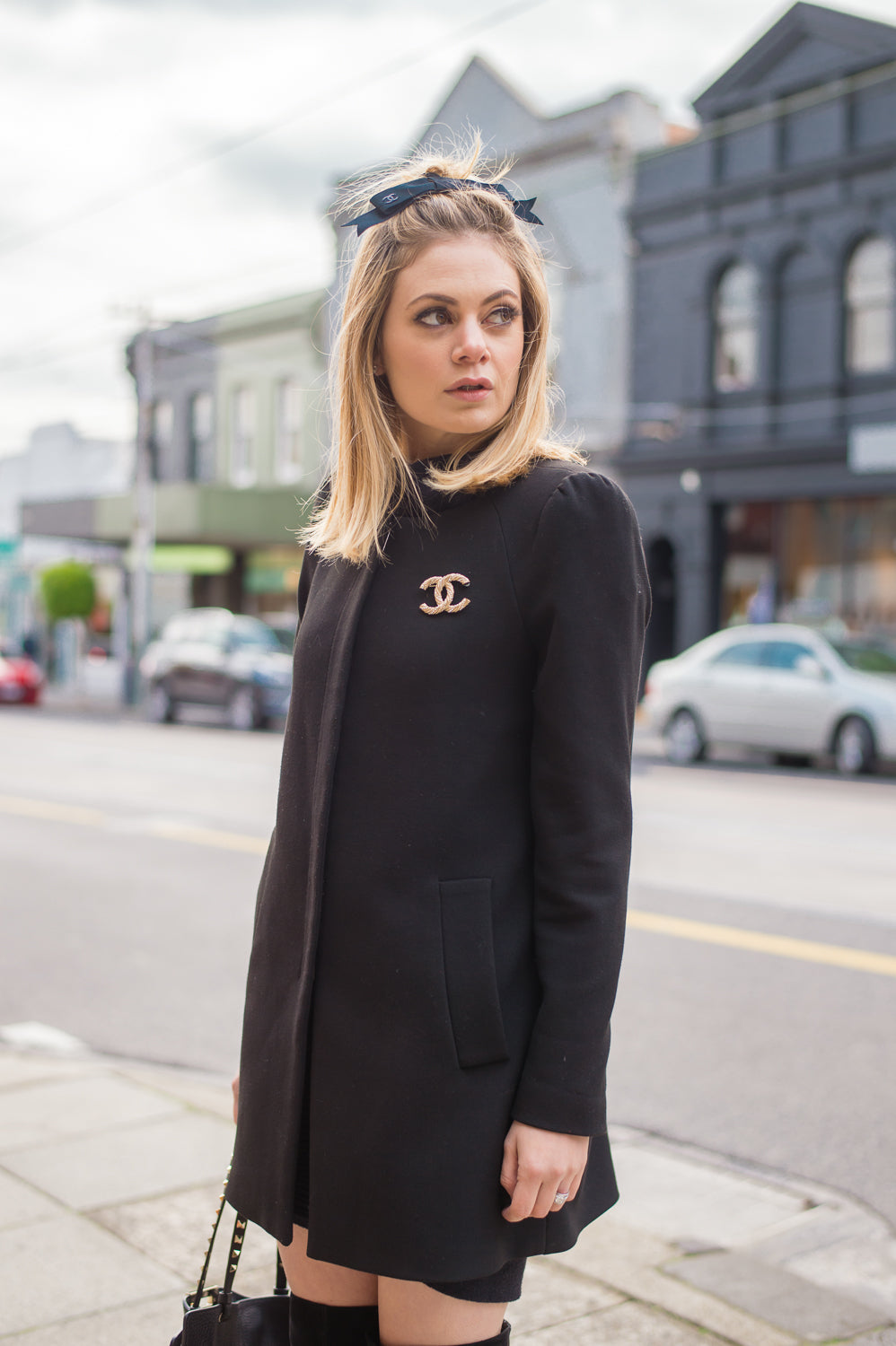 CHANEL CC BROOCH