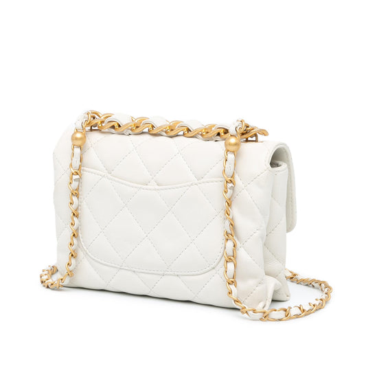 Chanel CC Quilted Lambskin Flap (SHG-8guI4k)
