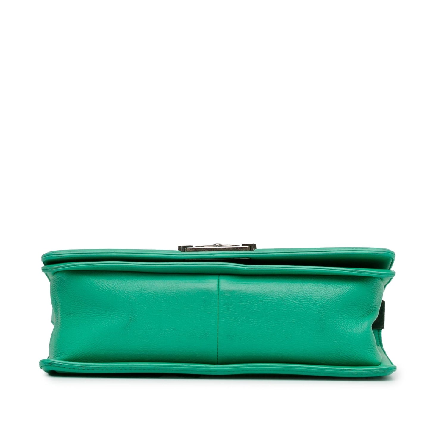 Chanel Medium Calfskin Boy Flap (SHG-tWiEec)