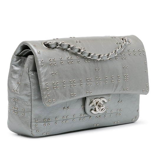 Chanel Medium Glazed Calfskin Grommet Embellished Airline Double Flap (SHG-fbozO4)