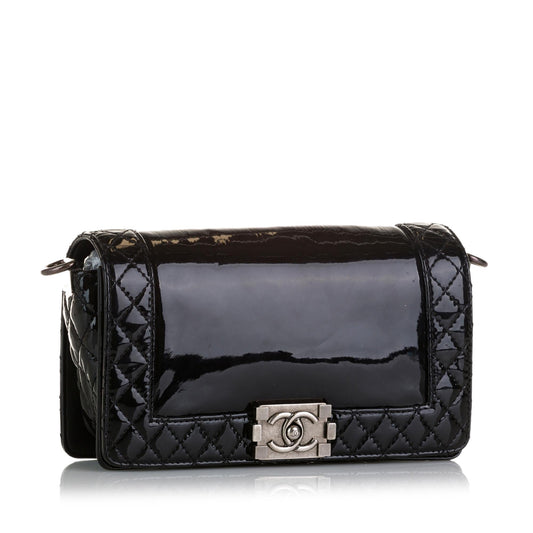 Chanel Medium Patent Reverso Boy Flap (SHG-xCR0zI)