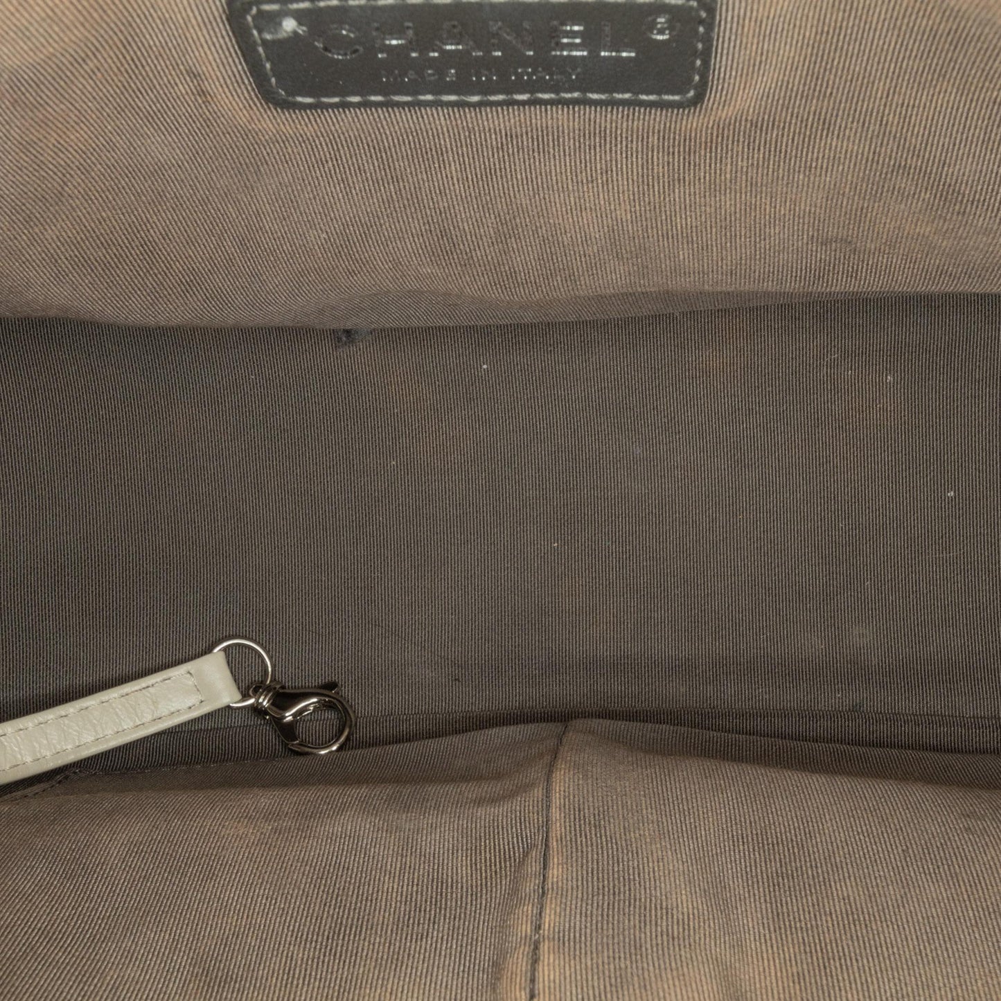 Chanel Medium Tweed and Lambskin Gabrielle Crossbody (SHG-82DA66)