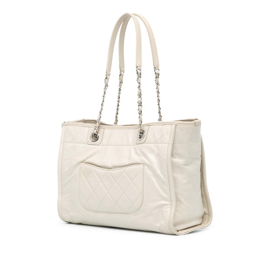 Chanel Small Glazed Calfskin Deauville Tote (SHG-QE8xIp)