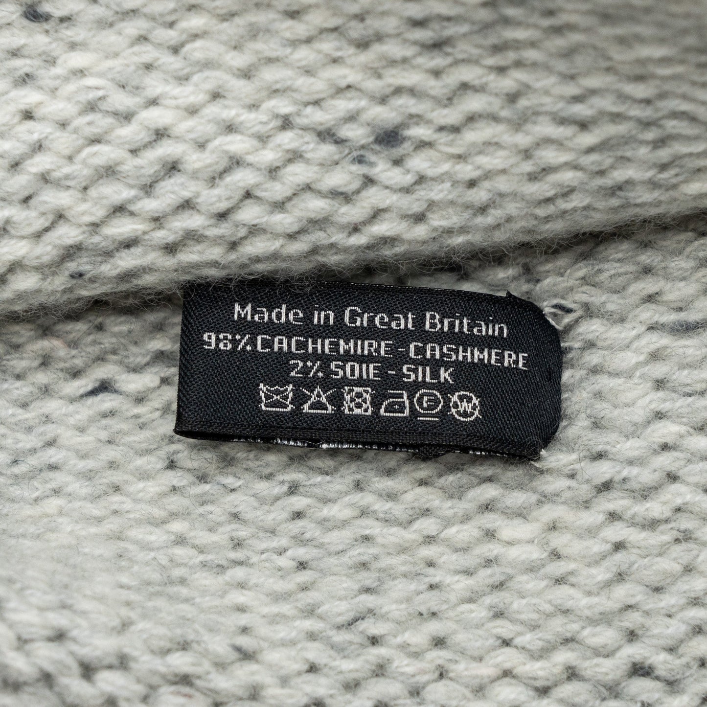 Chanel CC Logo Beanie Cashmere/ Silk Light Grey