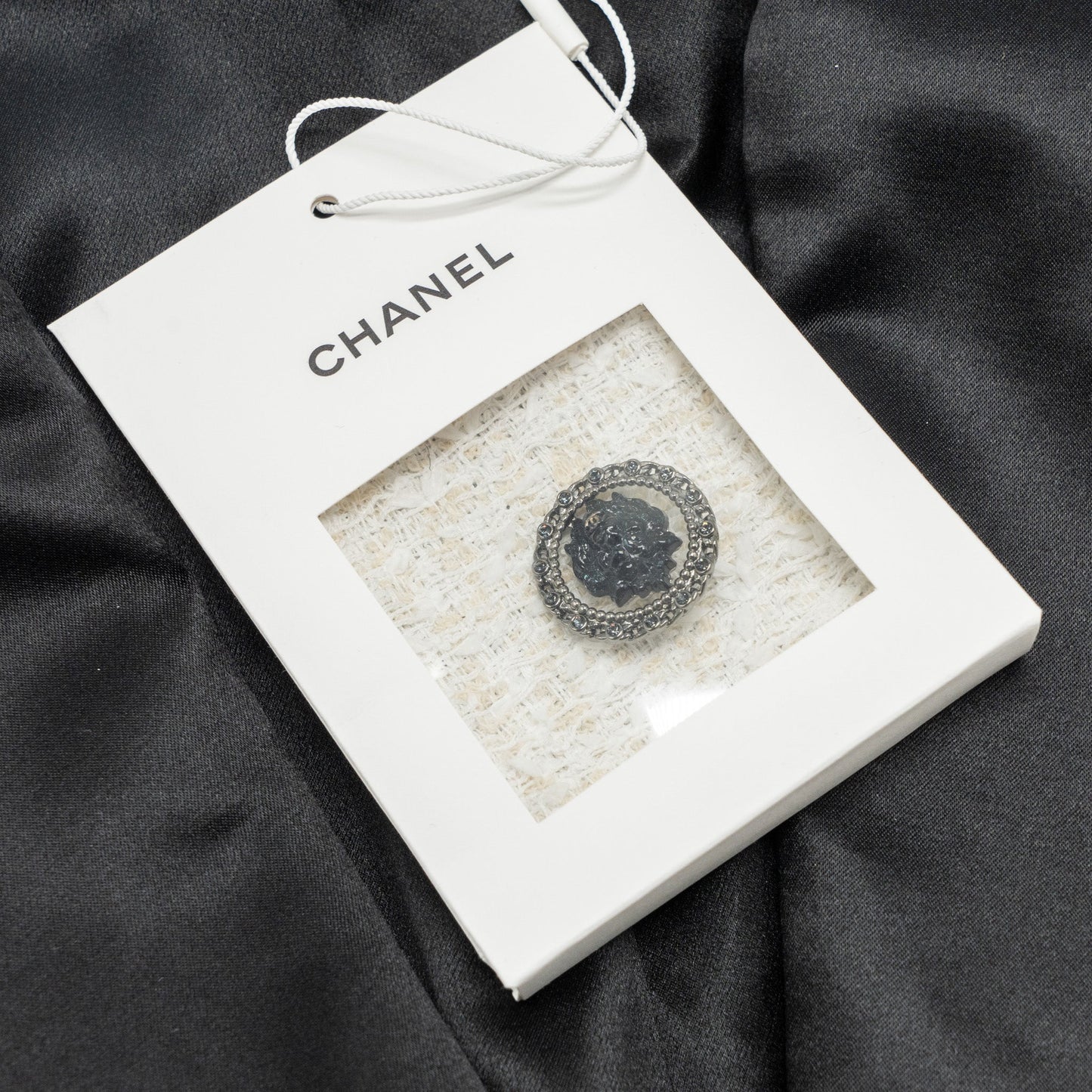 Chanel size 34 22P cotton and silk tweed jacket black / white