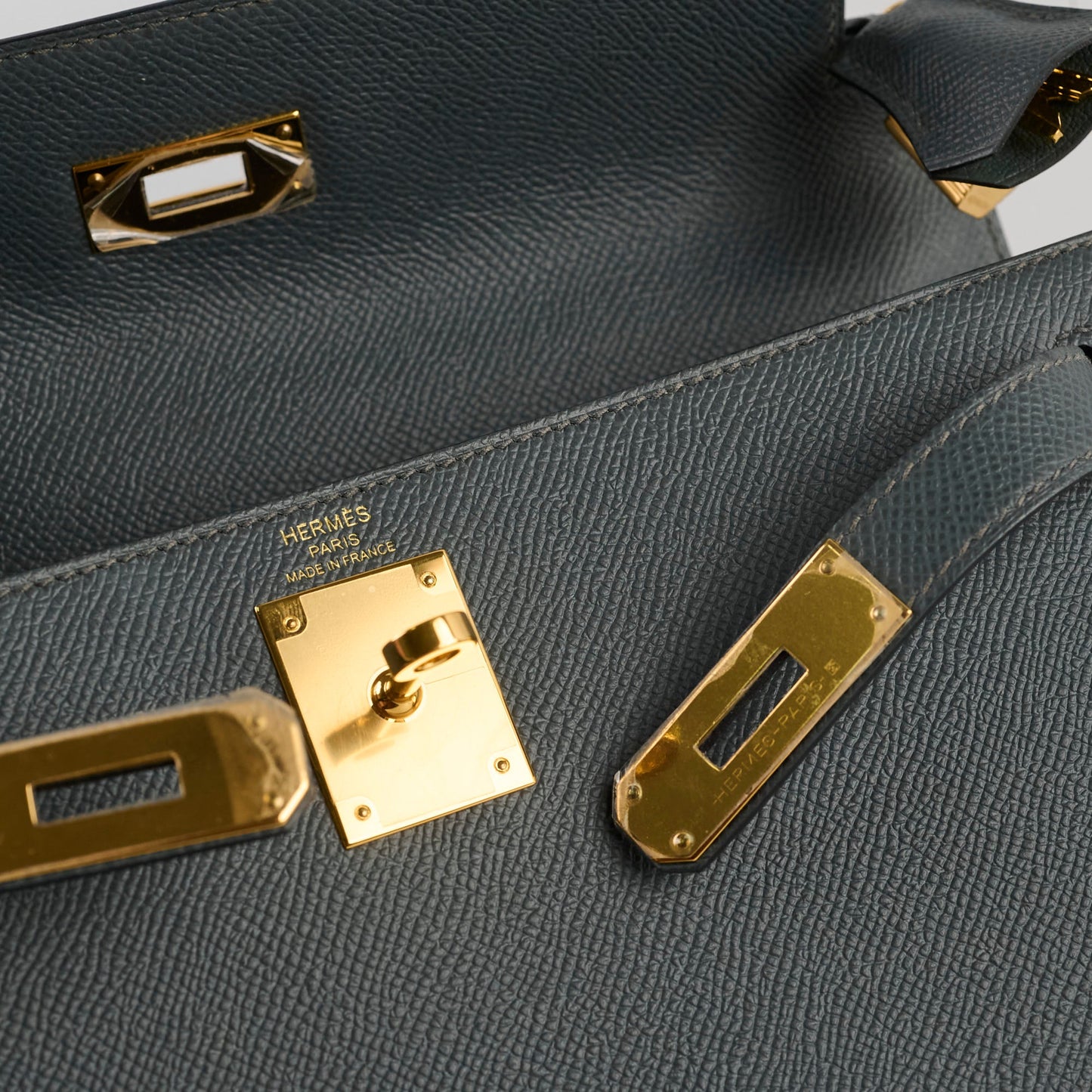 Hermes Kelly 28 Y7 Bleu Orage Epsom GHW Z Stamp