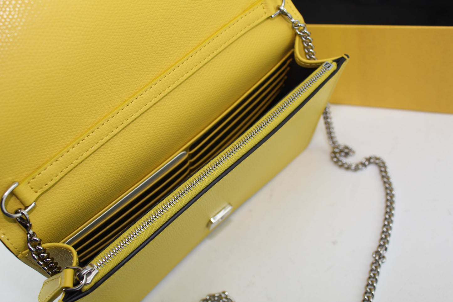 FENDI WALLET ON CHAIN