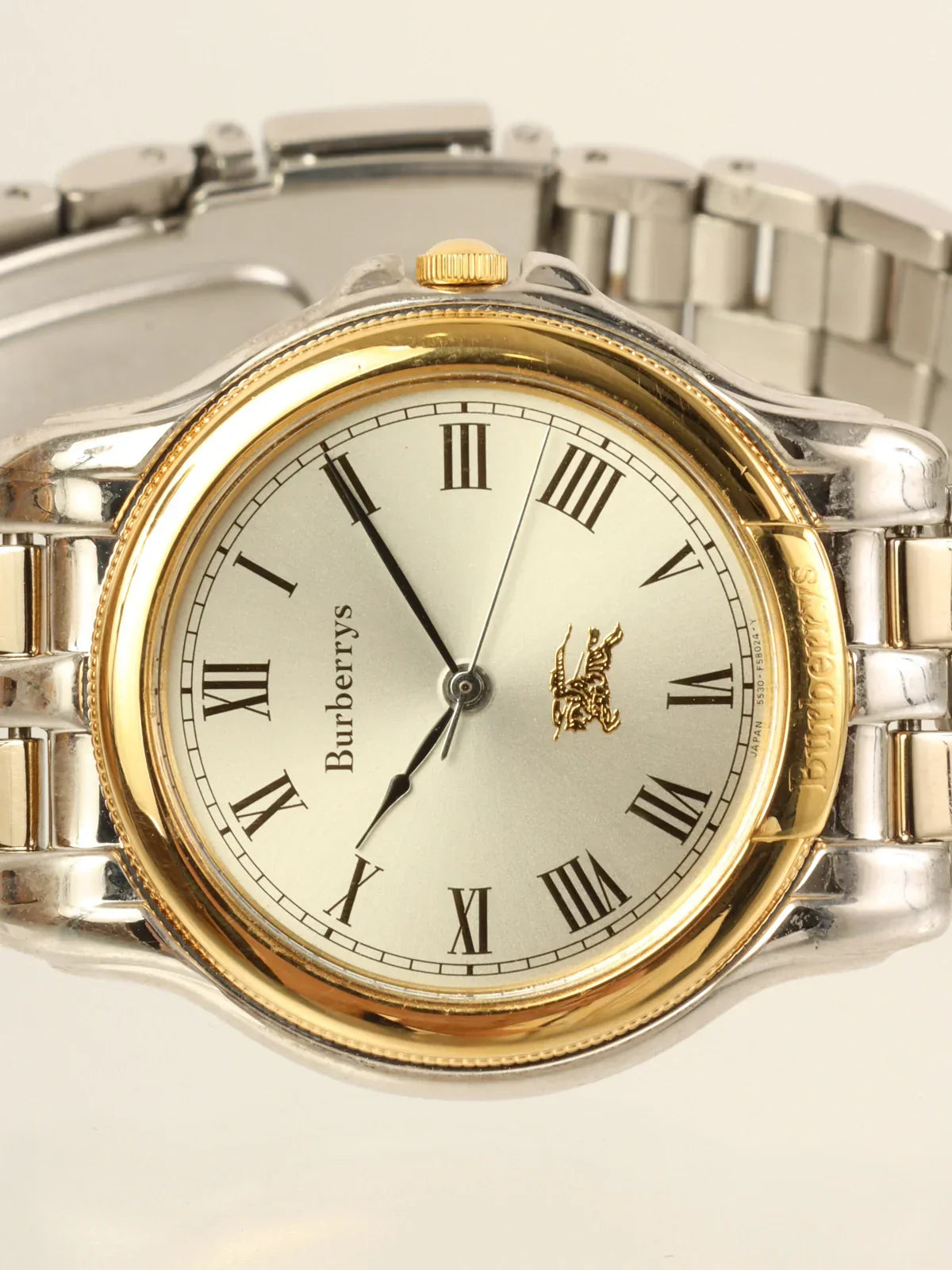 Luxury Burberry Round Logo Face Watch Silver/Gold