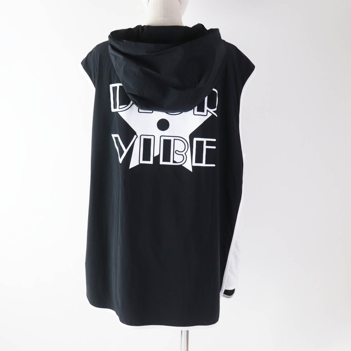 Christian Dior Hoodie 243G15A2260 Outer material: 88% nylon, Outer material: 12% polyurethane, Part: 84% polyester, Part: 16% polyurethane Black White Sleeveless Technical Jersey Zip Hoodie DIOR VIBE Women XS