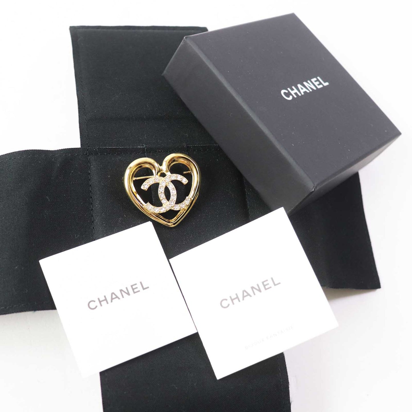 CHANEL Brooch F23C Gold Plated, Rhinestone gold COCO Mark Heart Mark Women