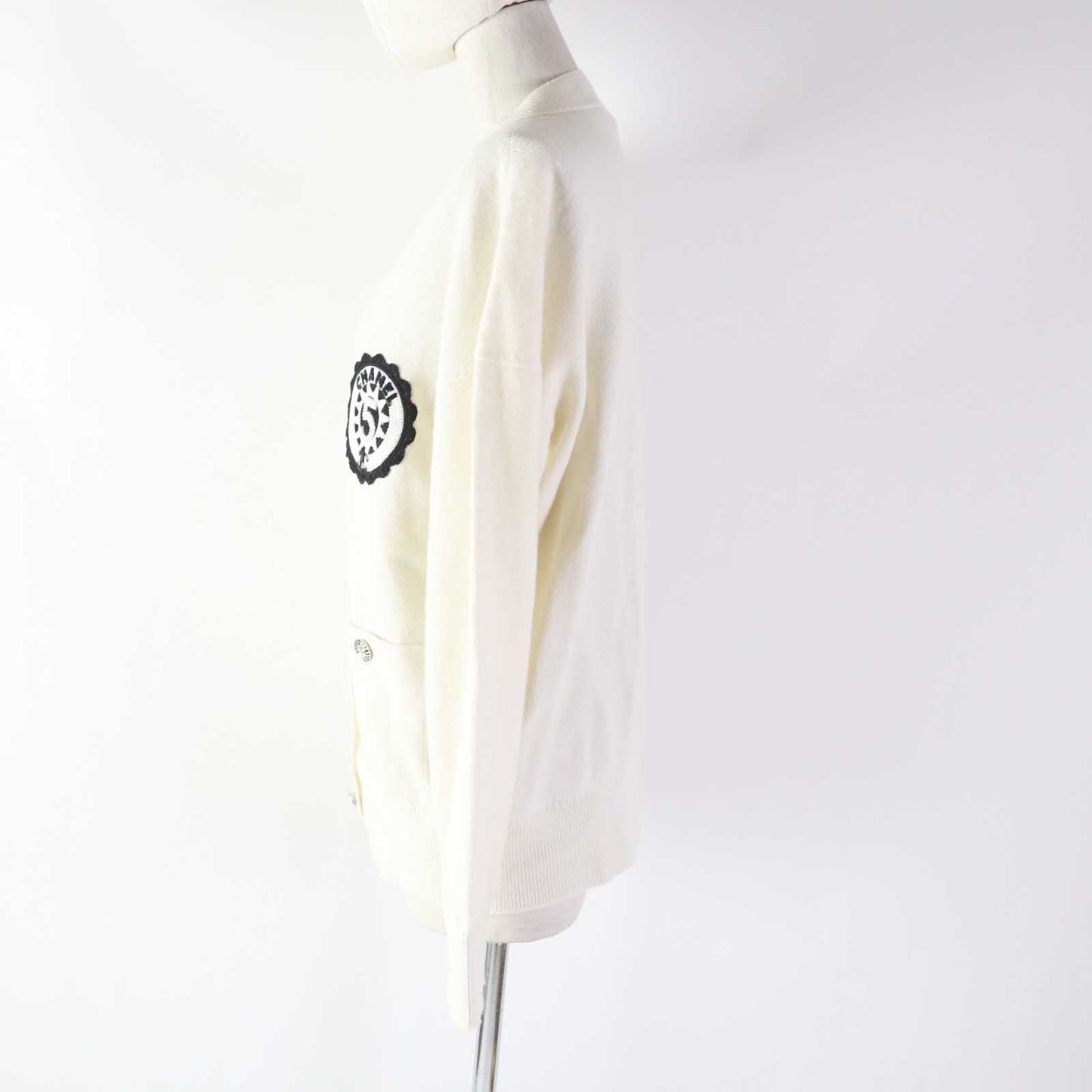 CHANEL cardigan P74230 Outer: 100% cashmere, part: 99% cashmere, part: 1% polyurethane white Women 34
