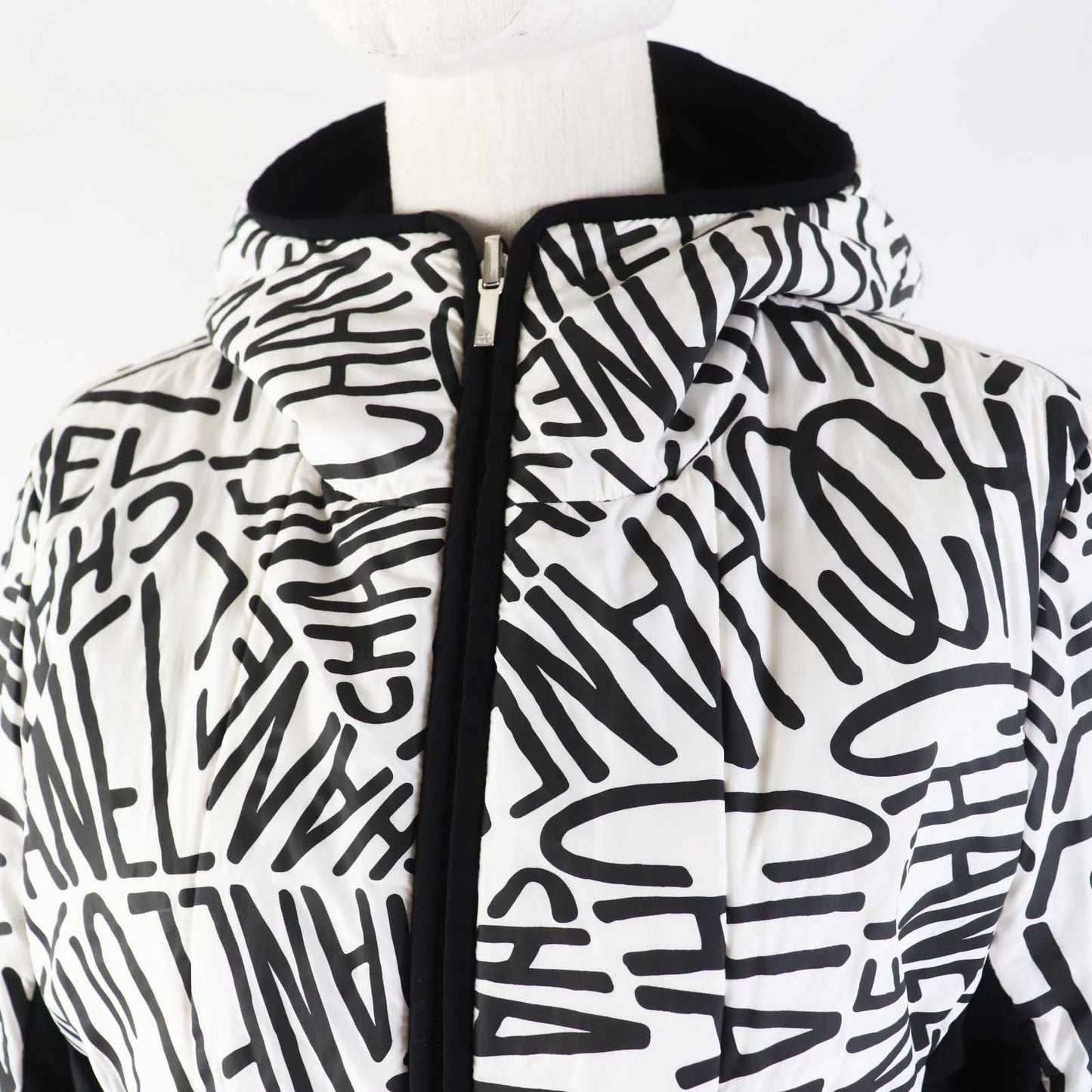 CHANEL Down jacket P70625 Outer: 100% polyester, Filling: 85% down, Filling: 15% polyester, Other: 76% polyamide, 24% polyurethane, Other: 100% polyester Black White/Black Women 36