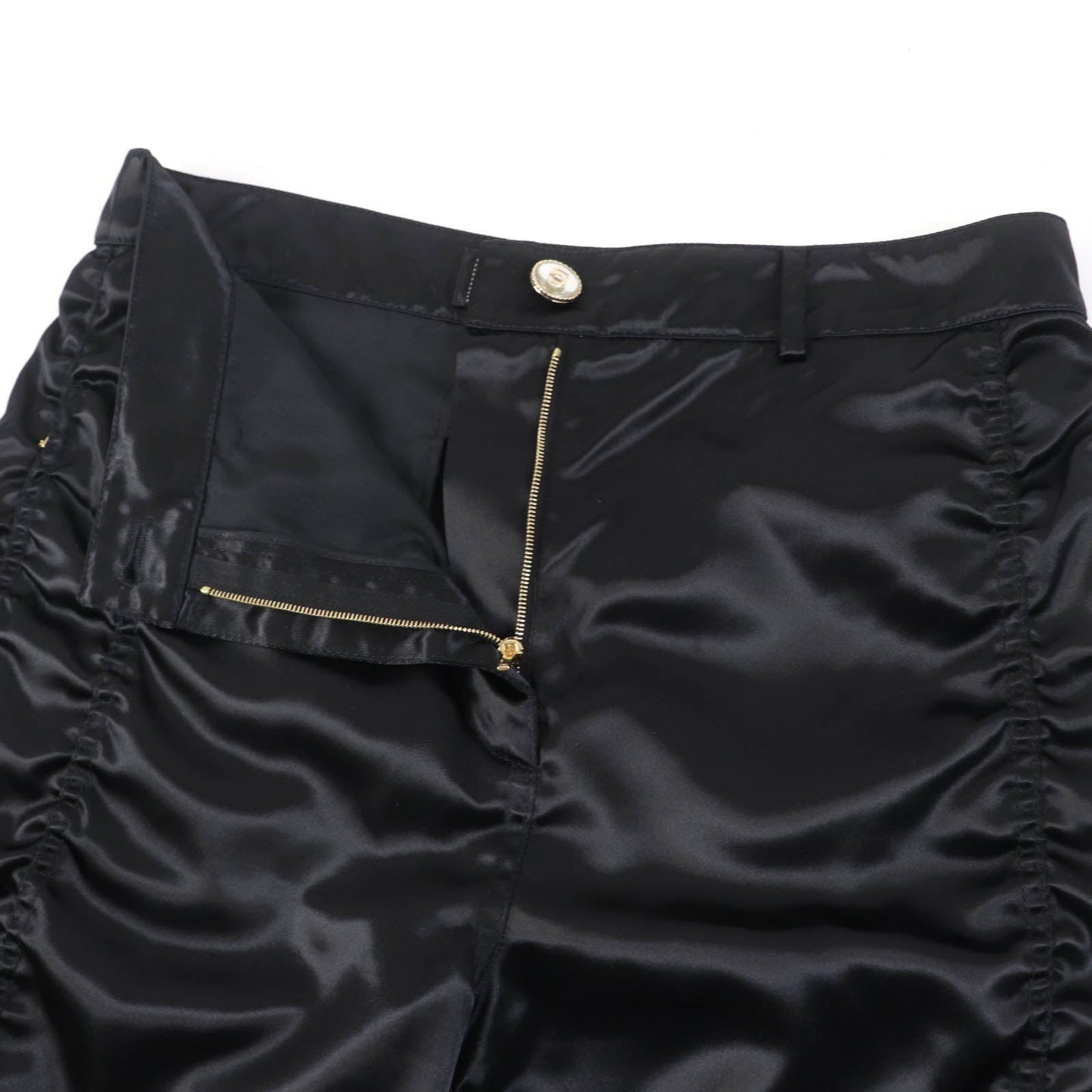 CHANEL Shorts P70669 V62116 Main: 61% polyamide (nylon), Main: 39% acetate, Part: 100% silk black Women 40