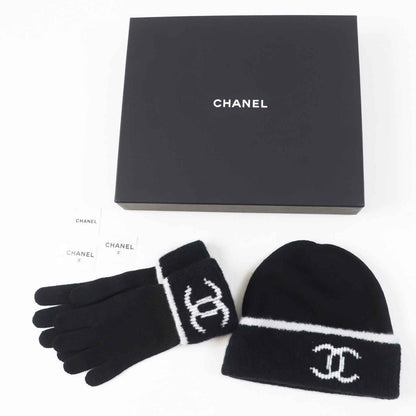 CHANEL gloves Main: 73% wool, 19% cashmere, 4% silk, 2% nylon, 1% polyester Black White Two-piece set Women