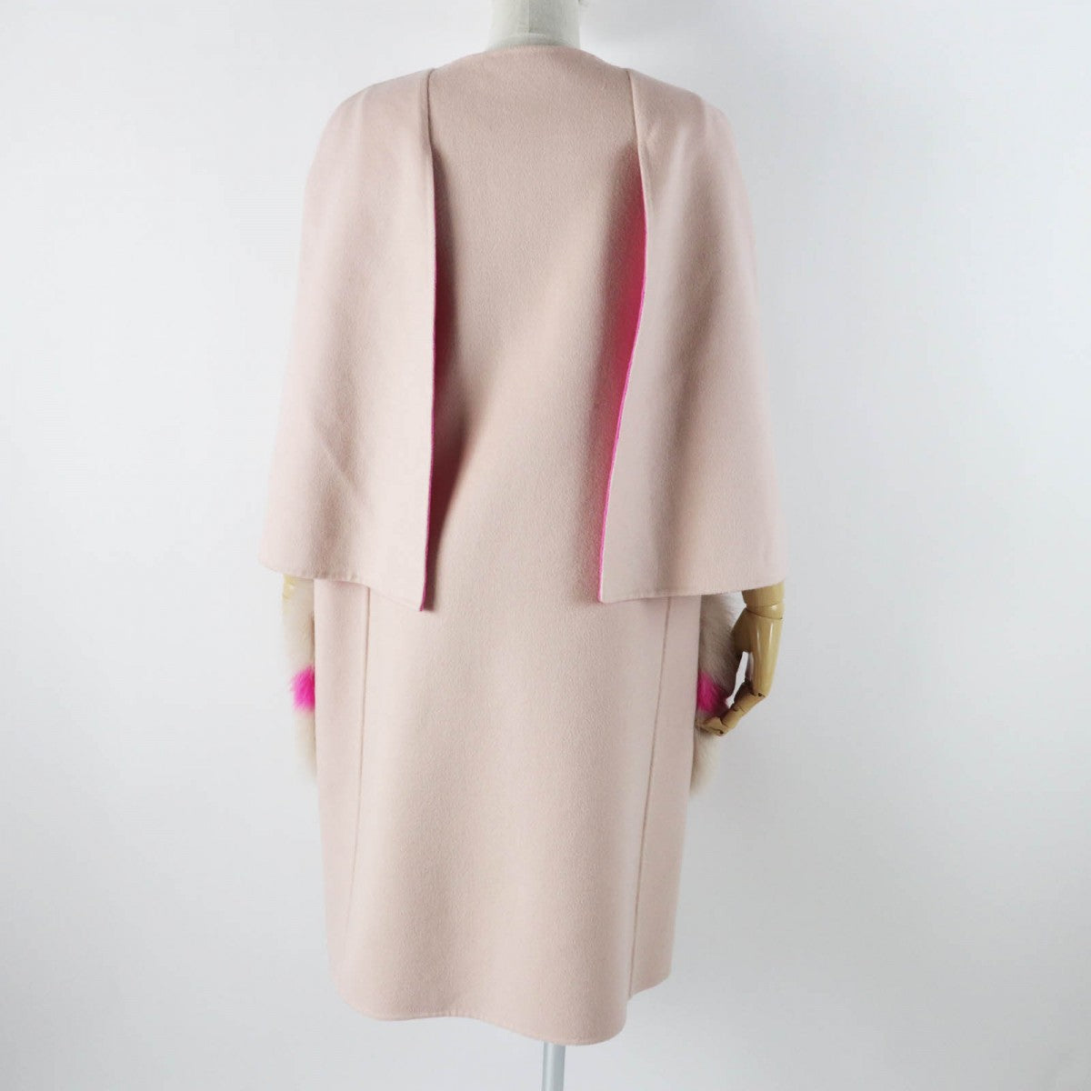 FENDI coat FF8458 W1D Outer: 100% wool, fur: fox pink Women 46