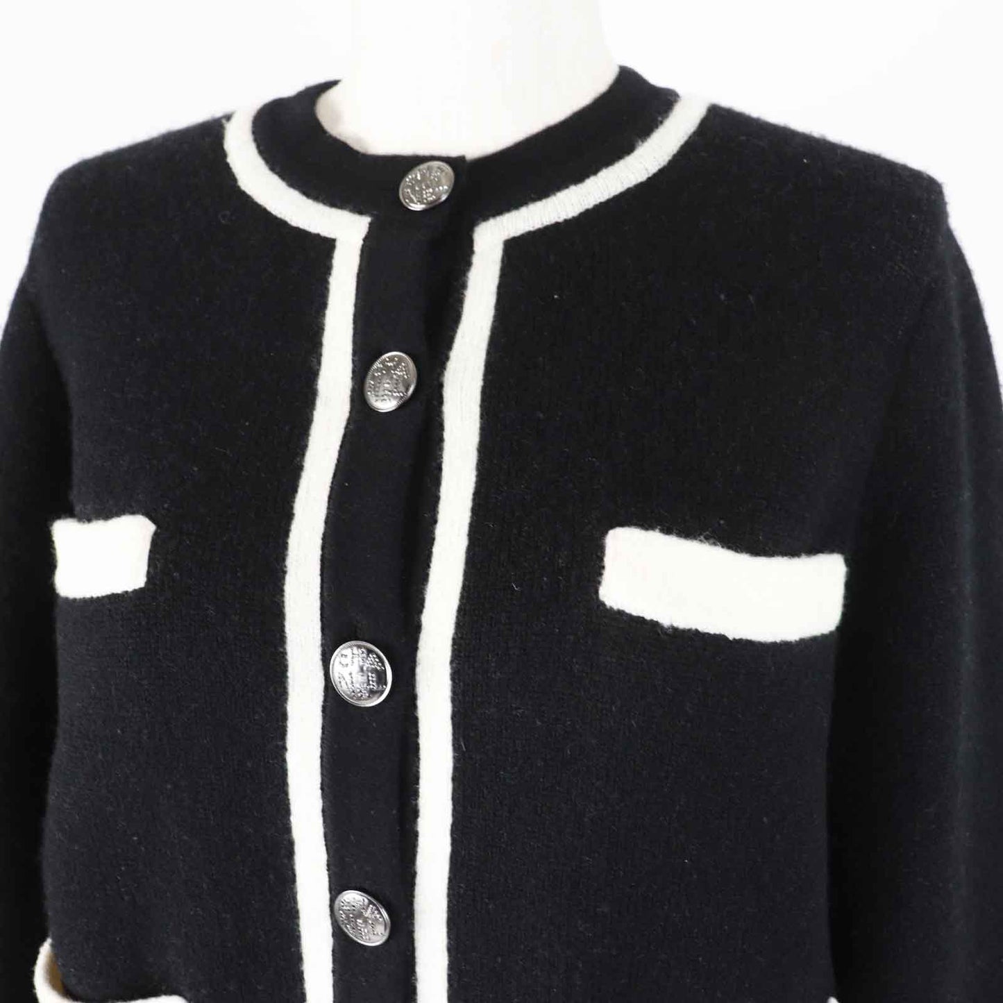 CHANEL cardigan P71365 Outer material: 78% cashmere, Outer material: 7% polyester, Outer material: 13% silk, Outer material: 2% polyamide Black White Women 34