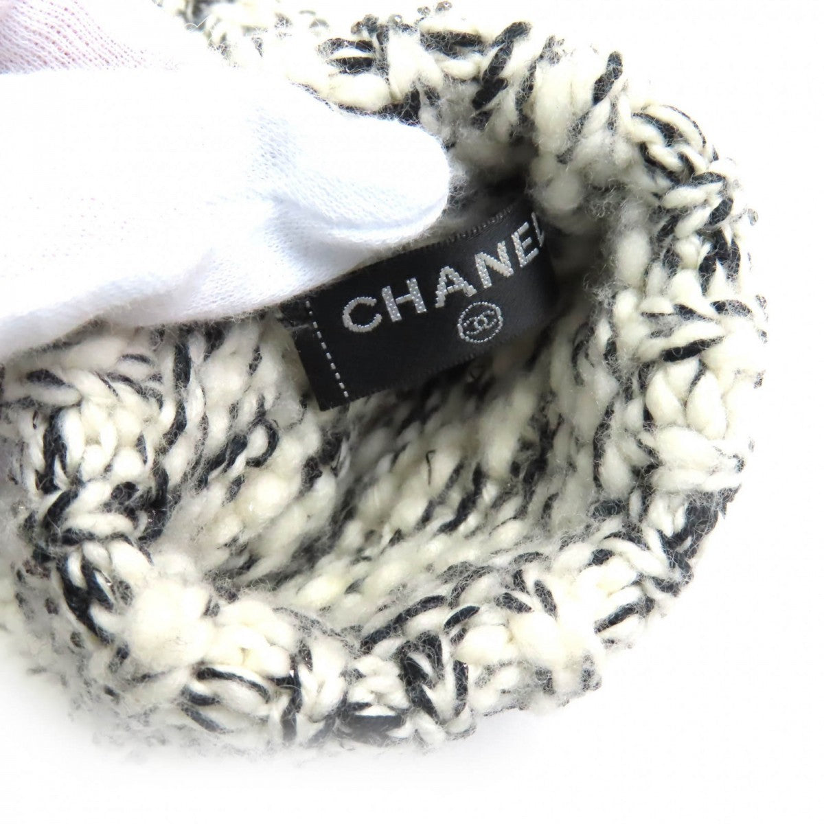 CHANEL gloves P39194 Main: Wool 52%, Main: Cashmere 18%, Main: Cotton 16%, Main: 7%, Main: Silk 3% White x black Women M