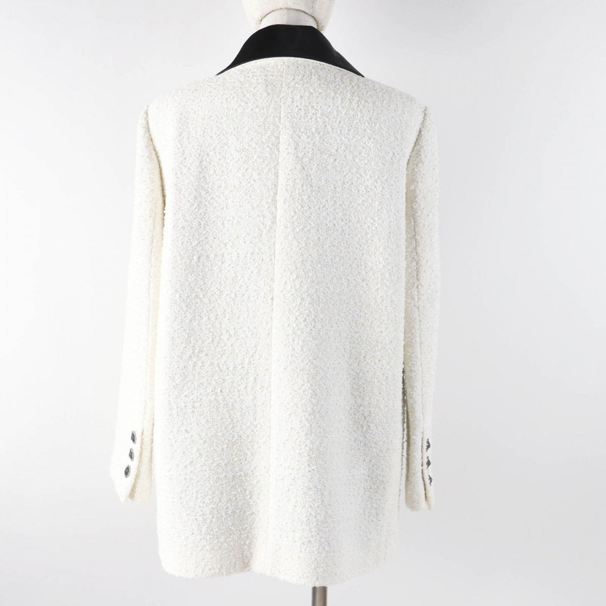 CHANEL Jacket 22P P72420 Main: 86% cotton, Main: 11% polyamide (nylon), Main: 3% polyester, Lining: 100% silk, Part: 65% cotton White type Black Women 34