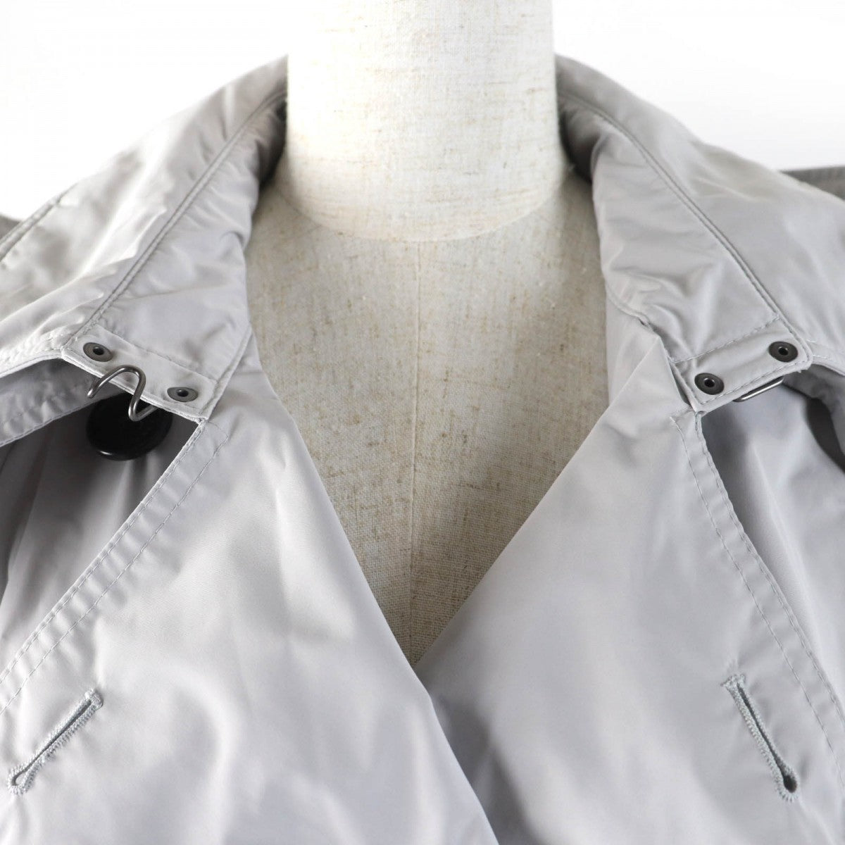 BURBERRY trench coat 8067908 Main: 100% polyester, Lining: 100% wool, Sleeve lining: 100% polyester, Part: 100% polyester, Filling: 100% polyester gray Women 40