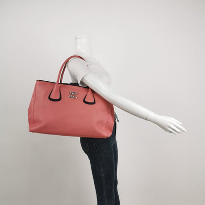 Chanel Cerf Executive 2009 Large Pink and Black Leather Tote Handbag
