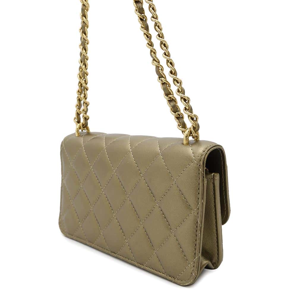 CHANEL CHANEL Chain Phone Case GoldAP3106 Lambskin