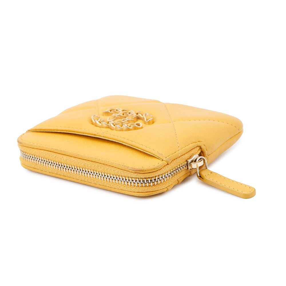 CHANEL CHANEL19 Coin purse YellowAP2086 Lambskin
