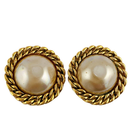 CHANEL Earring Gold Plated, Faux Pearl gold With box vintage