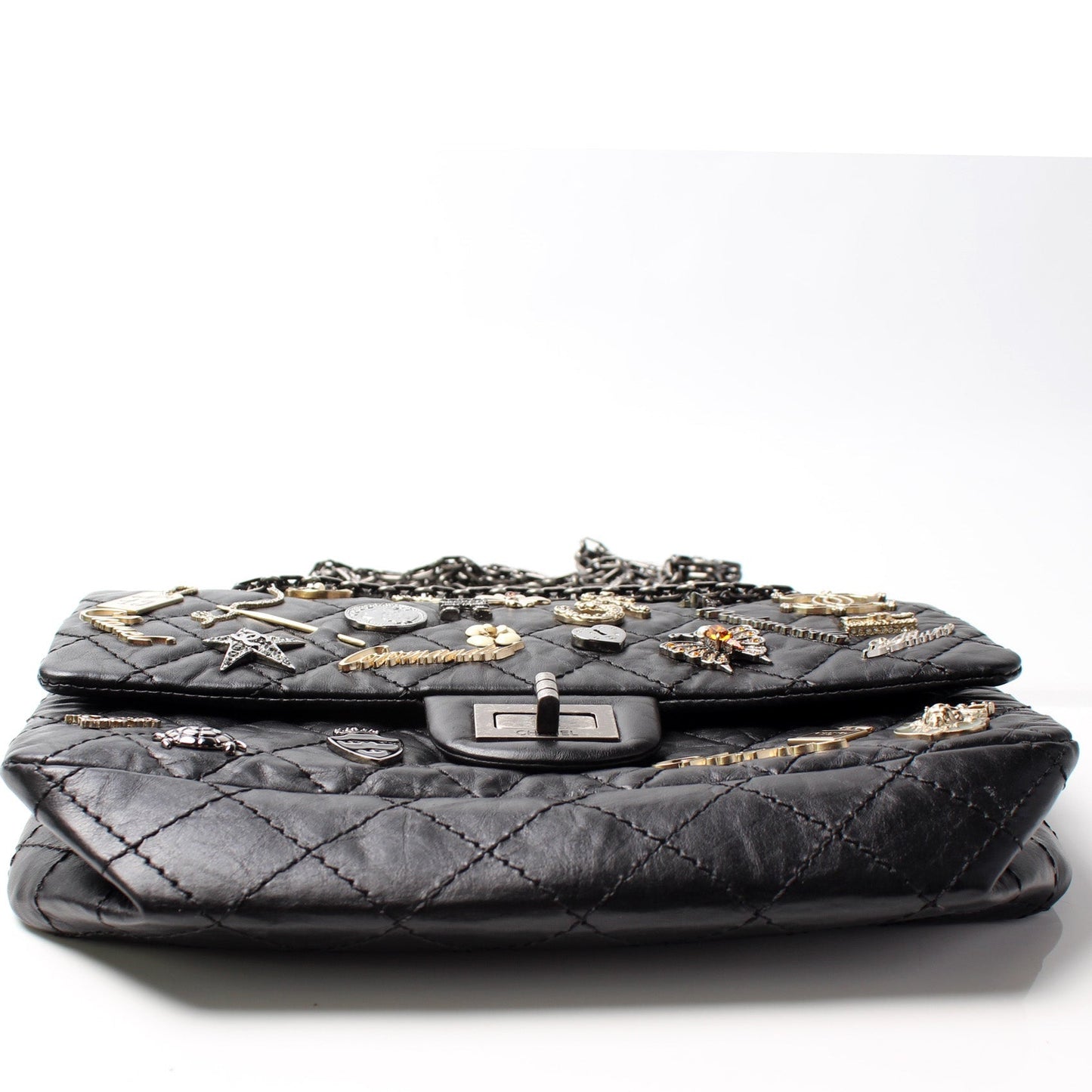 Chanel 2.55 Reissue 225 Charms Calf 16M Bag