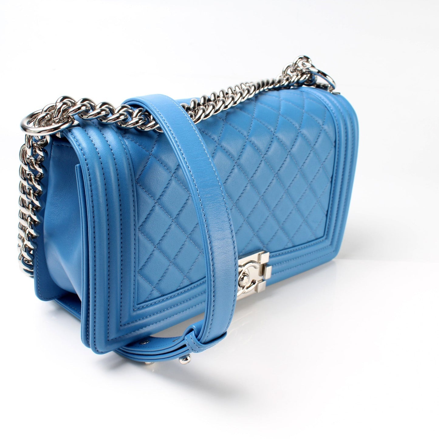 Chanel Boy Flap Medium New Lambskin 29M Bag