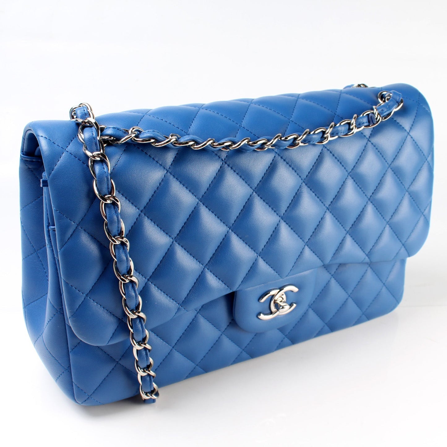 Chanel Classic Flap Jumbo Lambskin 21-24M Bag