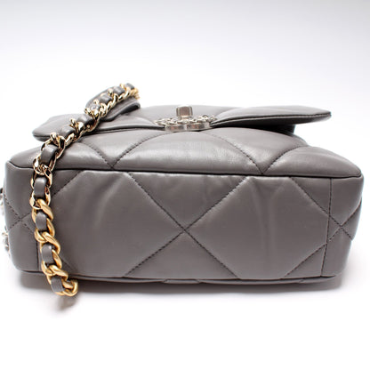 Chanel Quilted Goatskin 19 Small Flap 32+M Bag