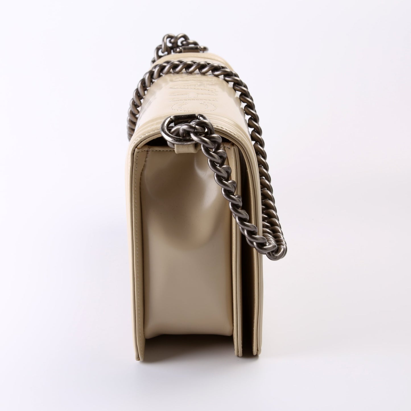 Chanel Boy Flap Medium 21M Bag