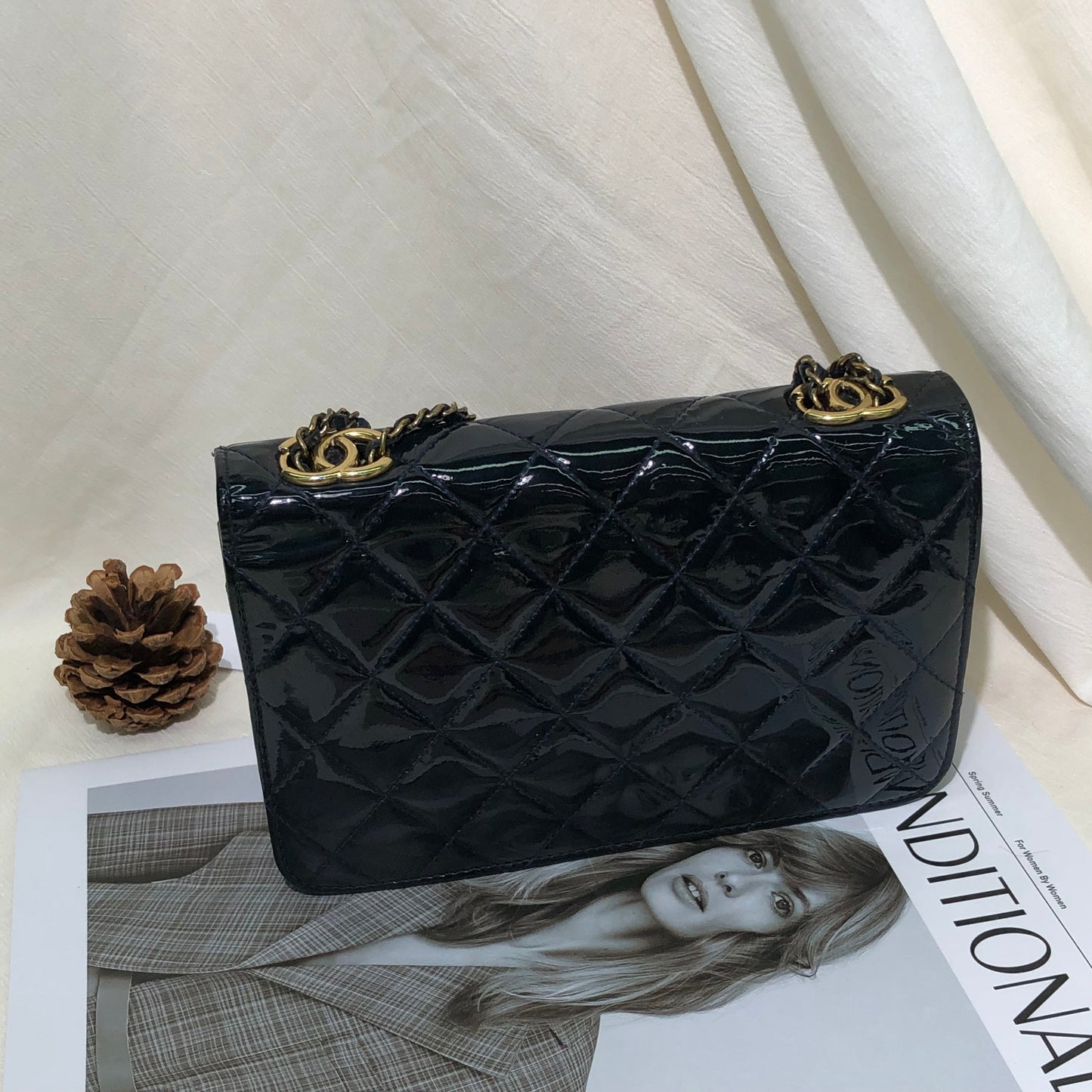 Chanel Wallet on Chain Navy Patent Leather Gold-tone Double Chain, 2015-2016