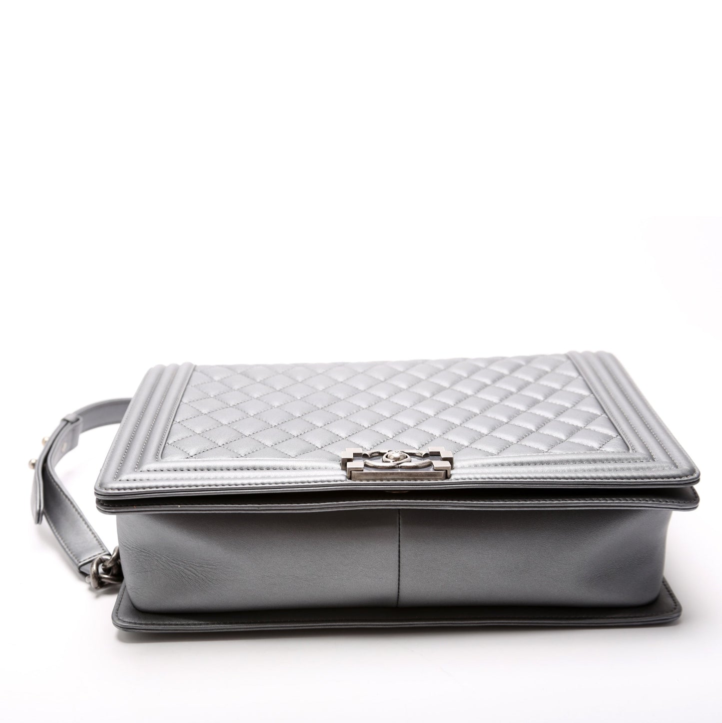 Chanel Boy Flap Large Lambskin 16-20M Bag
