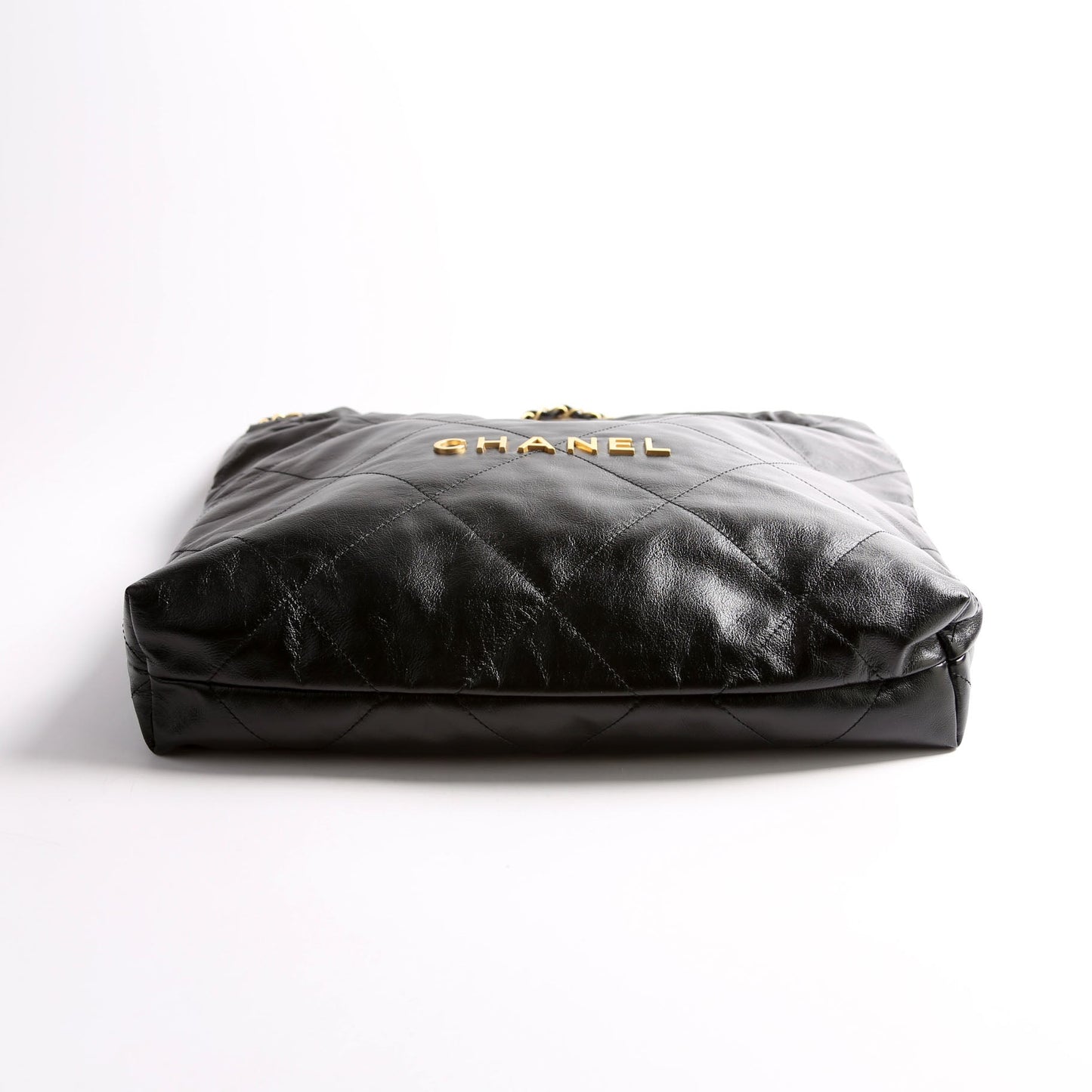 Chanel 22 Quilted Medium Hobo RFID Black/Gold Bag