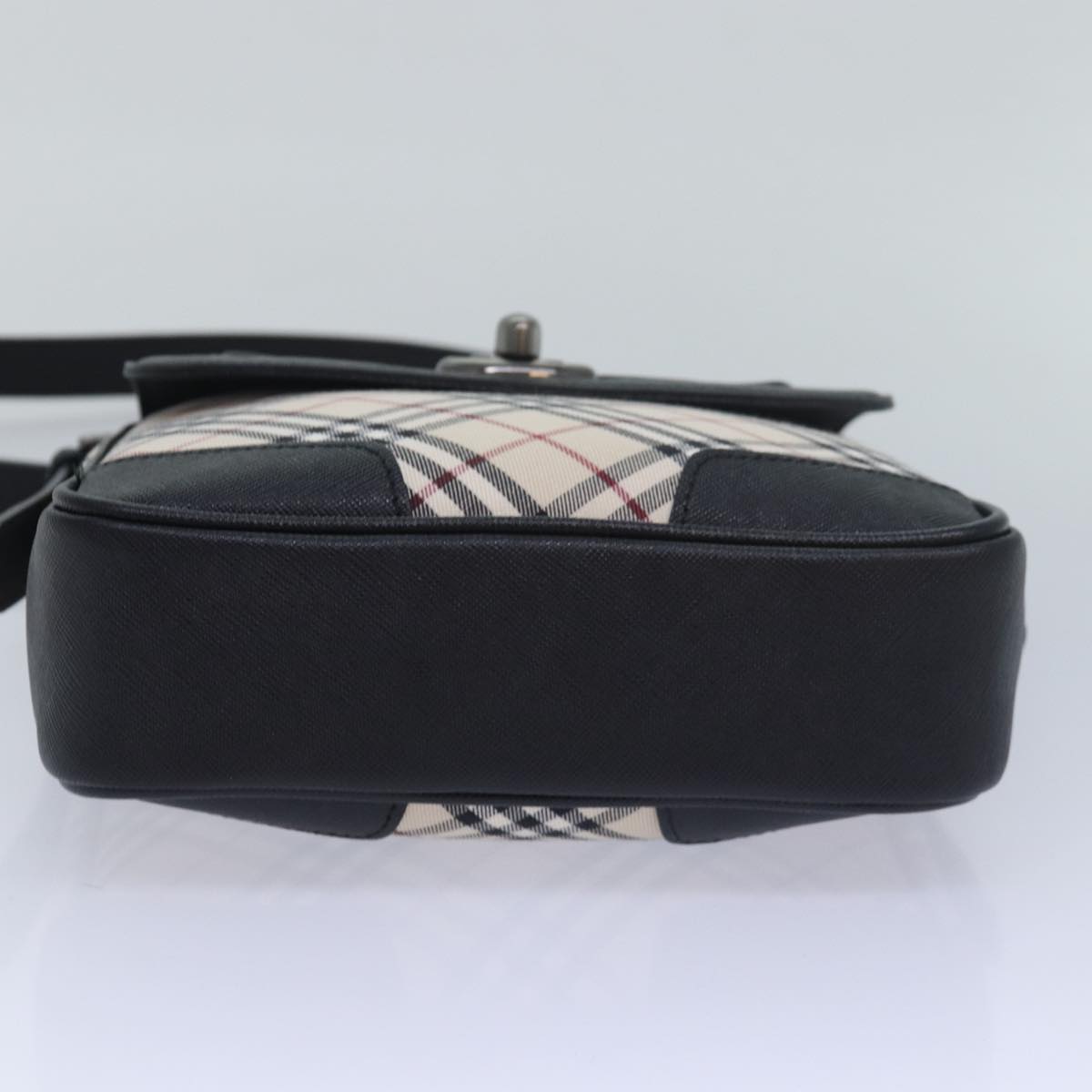 Luxury Burberry Nova Check Shoulder Bag