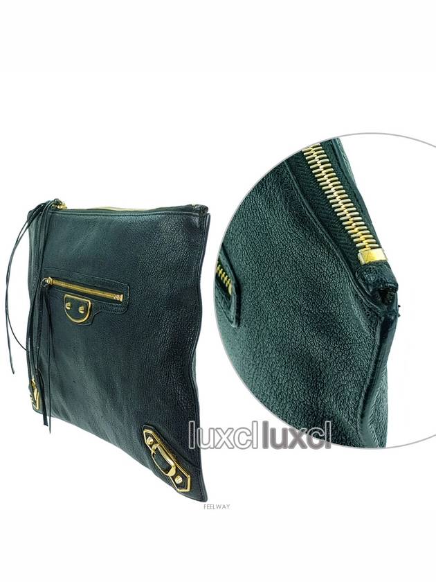 Luxury Balenciaga Trending 2025 Giant Edge Medium Clutch Bag 390186