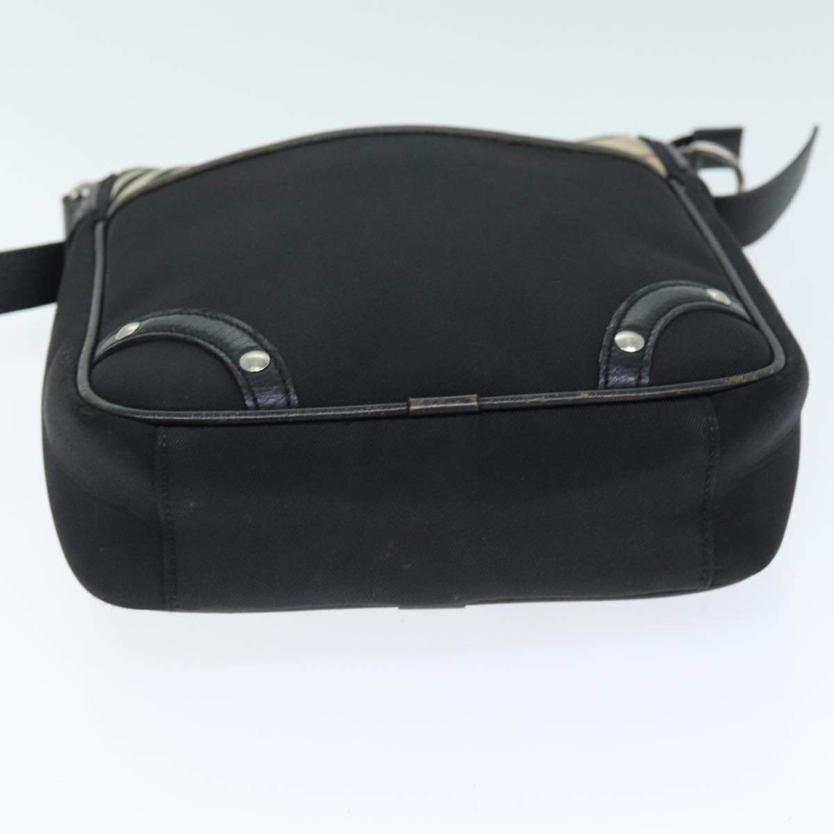 Luxury Burberry Nova Check Shoulder Bag