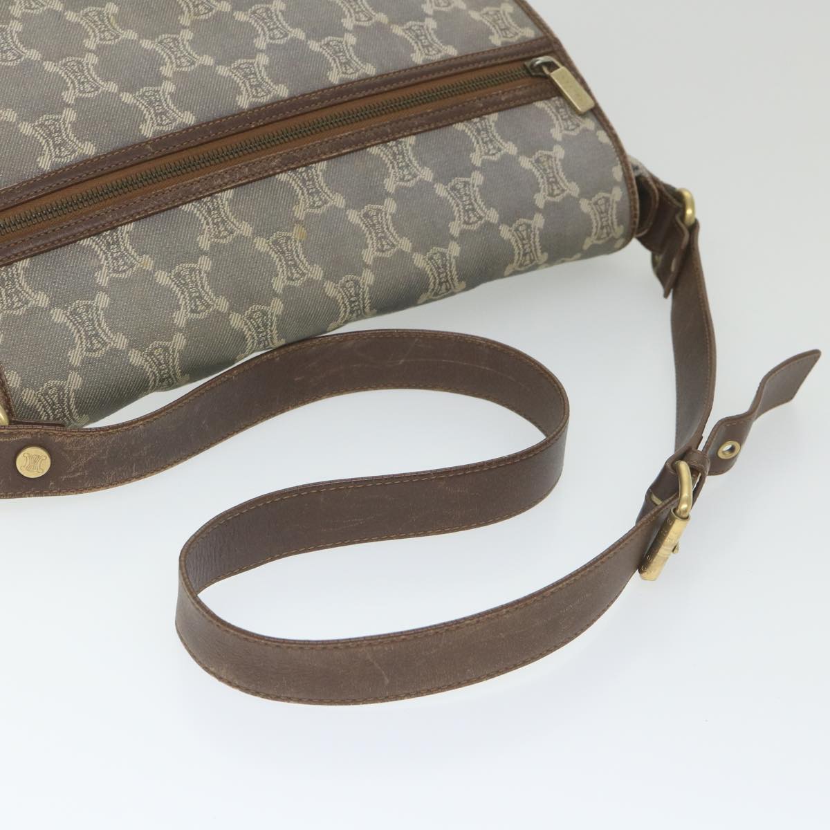Luxury CELINE Triomphe Shoulder Bag