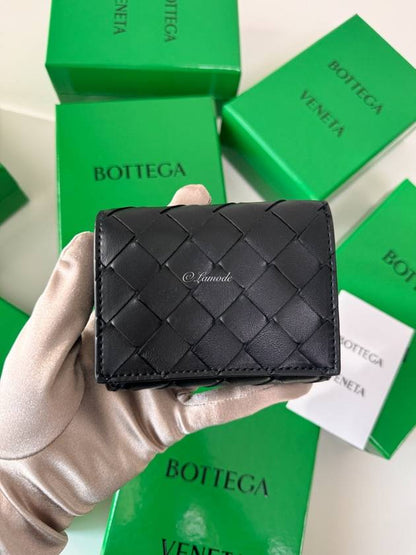Luxury Bottega Veneta Intrecciato Trifold Half Wallet Black