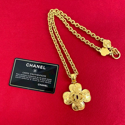 CHANEL Necklace Gold Plated gold