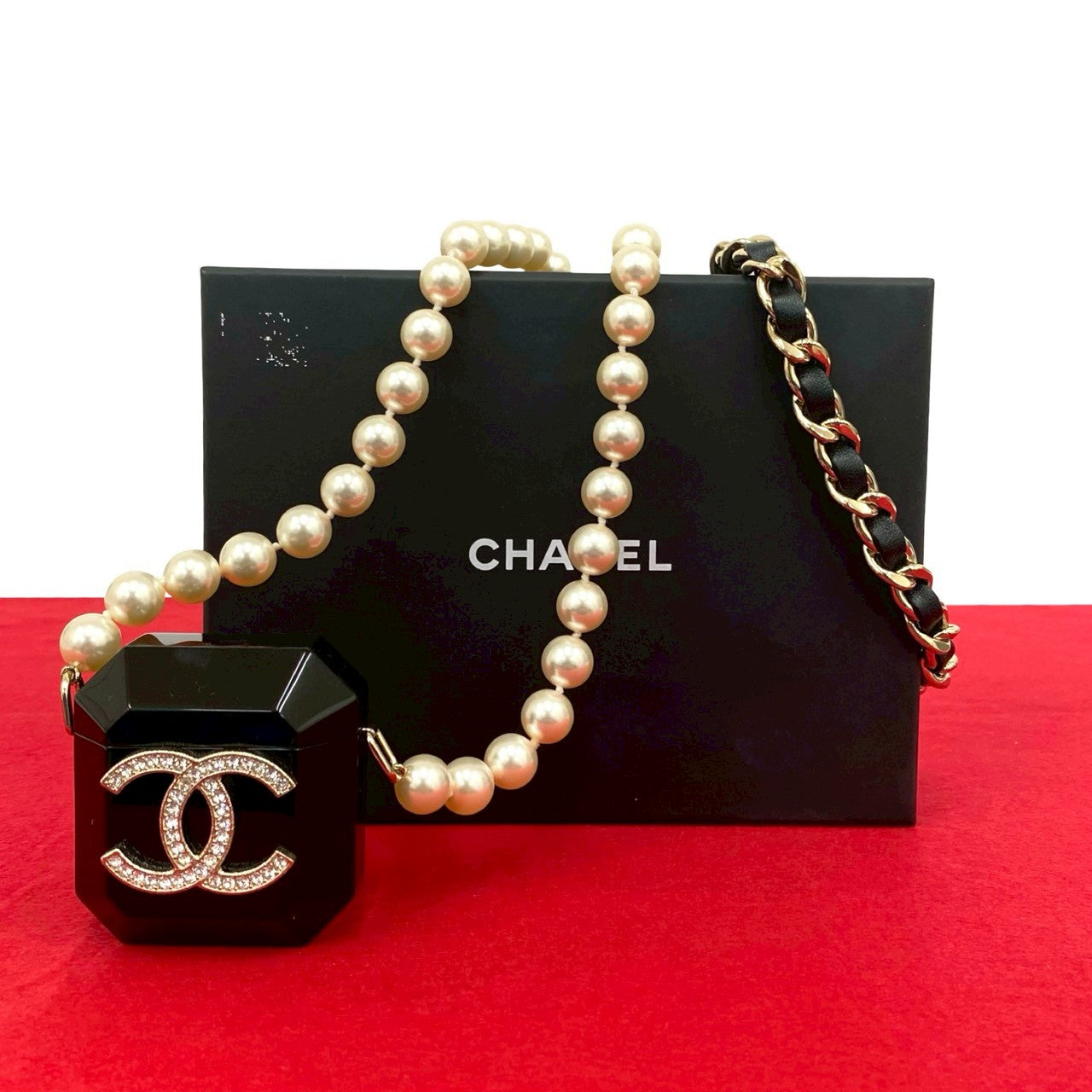 CHANEL Necklace lambskin black