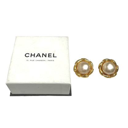 CHANEL Earring Gold Plated, Fake Pearl gold With beans, without rubber Gold Plated 93P Women