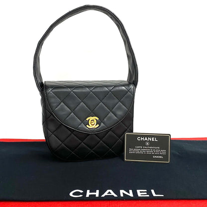 CHANEL Handbag lambskin black Matrasse