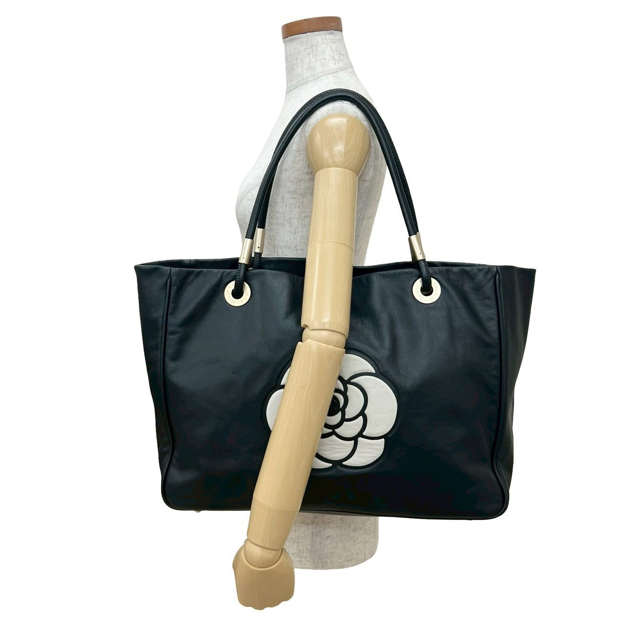 CHANEL Tote Bag leather black