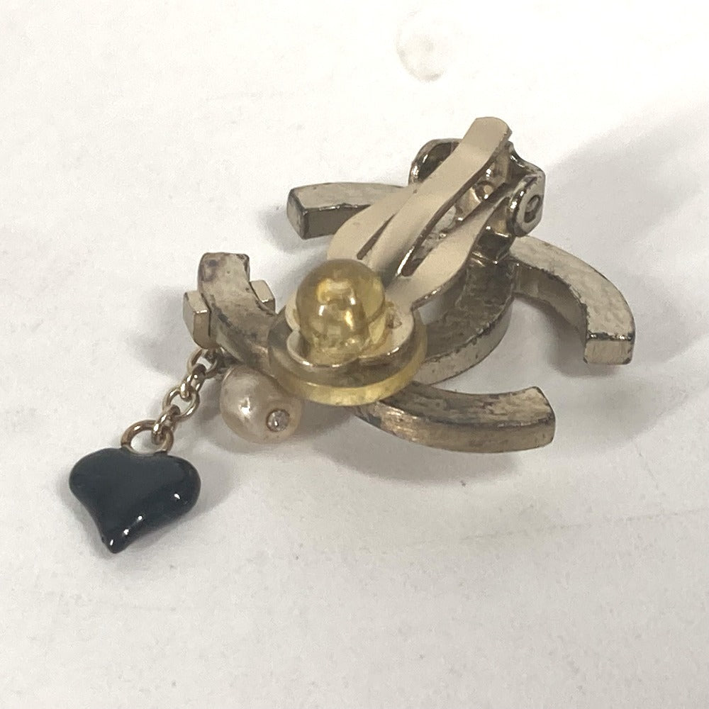 CHANEL Earring metal gold 05A logo CC COCO Mark Faux Pearl Heart Women
